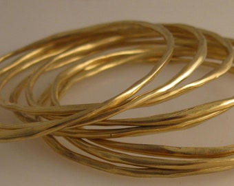 18K solid gold round bangle 2.5 inch inside diameter