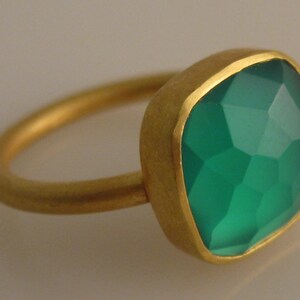 22K gold ring 12mm square cushion cut green 0nyx