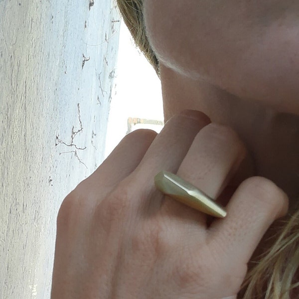 Faceted ring - Hand made - Bronze - Golden - Minimalist - Contemporary Jewelry