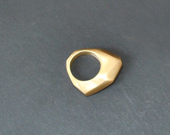 Faceted ring - Hand made - Bronze - Golden - Minimalist - Contemporary Jewelry