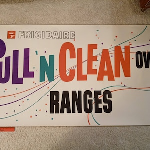 Frigidaire 1960's Appliance Store Cartel de venta de publicidad "Pull 'n Clean" Estufas de horno