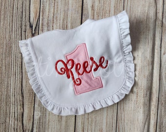Bavoir personnalisé premier anniversaire - bavoir brodé anniversaire - fille - premier anniversaire - bavoir - brodé - bavoir Smash Cake - rouge - rose personnalisé