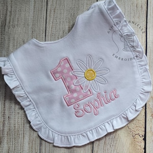 Personalized Birthday Bib, Daisy Bib, Embroidered Bib, Girls Monogram Bib, 1st Birthday Bib, Cake Smash Bib, Girls First Birthday Bib