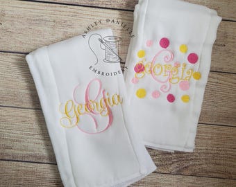 Set of 2 embroidered burp cloths - Baby girl monogrammed burp cloth set - Personalized baby shower gift - Hot pink - Yellow - Newborn - Baby