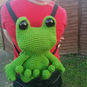 Froggy Backpack crochet PDF pattern