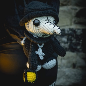 Plague Doctor backpack PDF CROCHET PATTERN