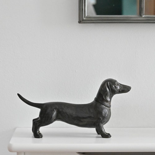 weiner dog statue