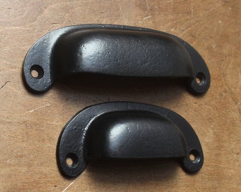 1 x ANTIQUE CAST IRON DRAWER D PULL HANDLE DOOR CUPBOARD KITCHEN 5/" HA03-5c