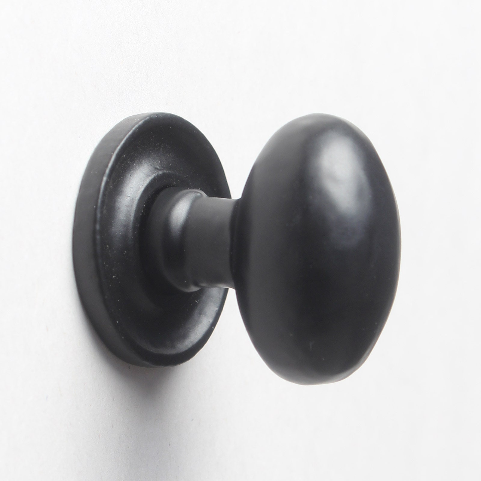 Boutons de placard noirs - Poignées de salle de bain de cuisine ovales et rondes Commode Armoire minimale penderie Poignées de tiroir
