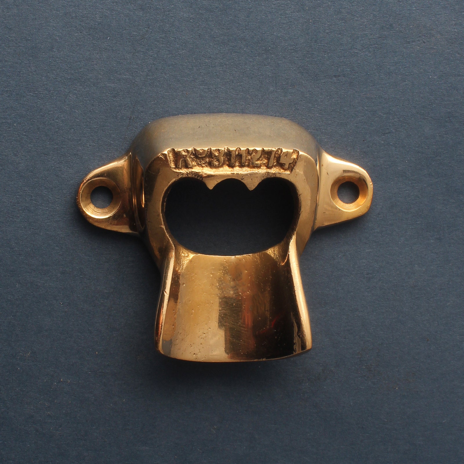 Bronze Metal Wall Mounted Beer Wine Bottle Cap Bar Bar Tool Opener Kitchen D8H2 Bronze Metal Wall Mounted Beer Wine Bottle Cap Bar Bar Tool Opener Kitchen D8H2