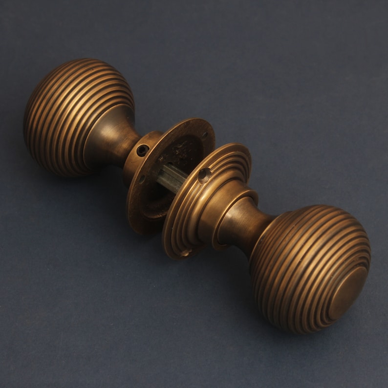 Set von 2 Messing Beehive Türgriffe 50mm Antike alte Periode traditionelle Stil Messing & Einsteckschloss Rim Lock Griffe Qualität Als Paar verkauft. Bild 7