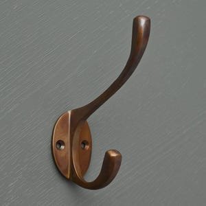 1 x Aged Brass Victorian Wall Hook | Vintage Gold Bathroom Bath Towel Hooks | Antique Old Style Hat & Coat Hooks School Classic Style