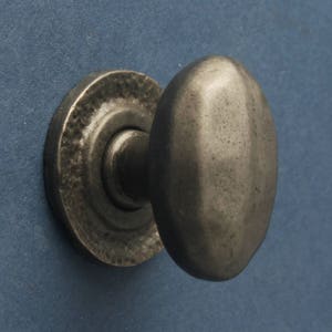 Cast Iron Cupboard Knobs Kitchen Cabinet Handles ~ Drawer Door Knobs Rustic Traditional Shaker Heavy Grey Cast Iron Oval - CN-18