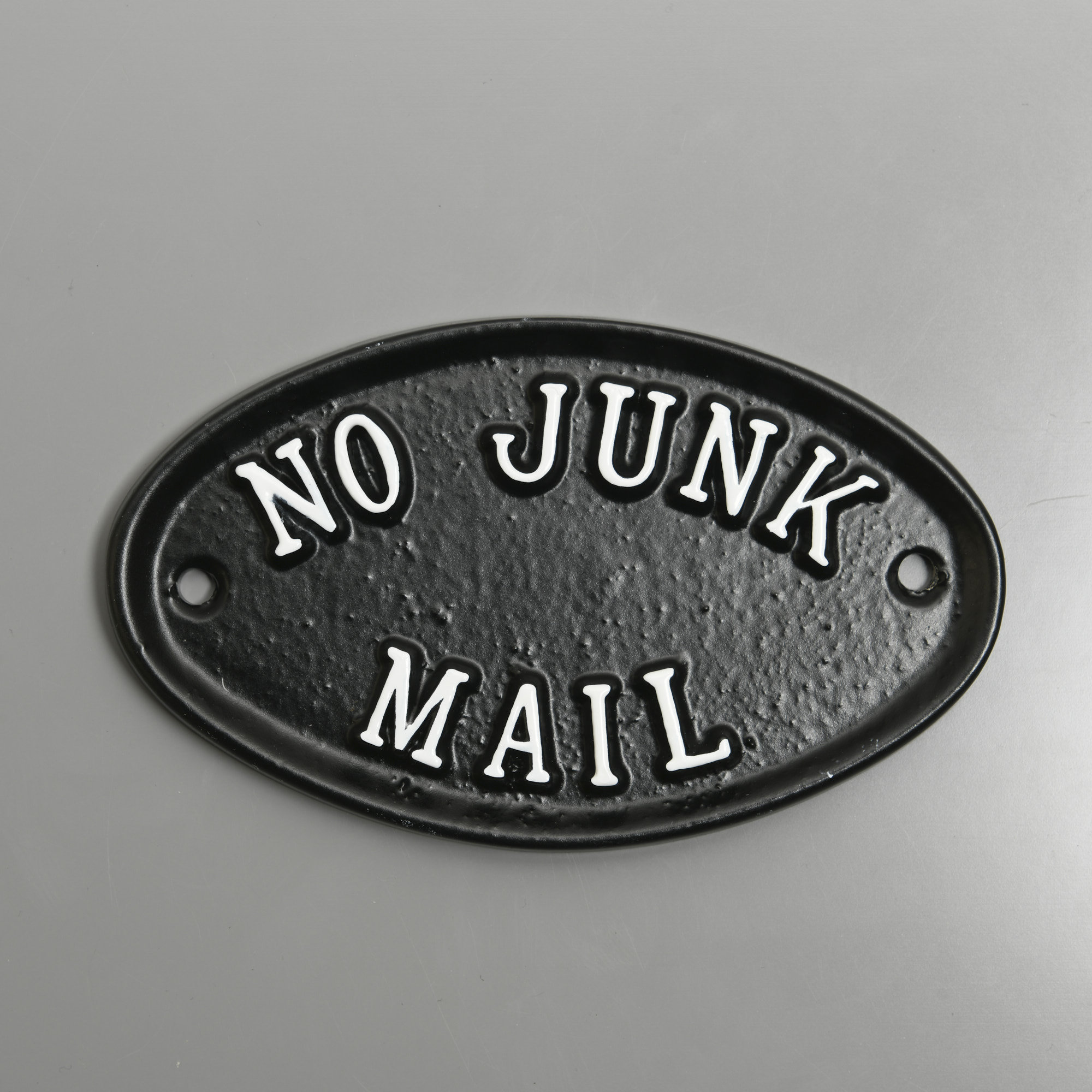 No Junk Mail Schild Aus Gusseisen – 17x9 Cm, Für Tür, Wand, Zaun, Schwarzes Design Mit Erhabenen Buchstaben