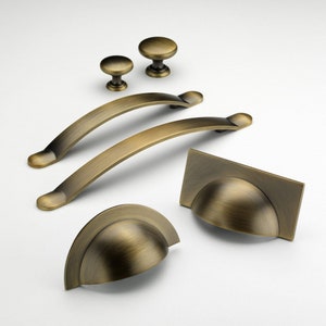 Monmouth Aged Brass Cupboard Handles - Kitchen Dresser Cabinets Door Drawer Shaker Minimal Style Brass Old Gold Cup Pull Handles Knobs D