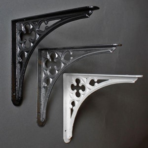 8 x 7 Inch Gothic Cast Iron Shelf Bracket