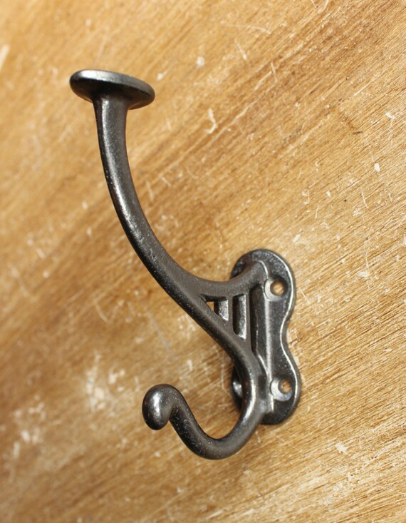 5 X Cast Iron Wall Hooks. Vintage Style Bathroom Bath Towel Hooks