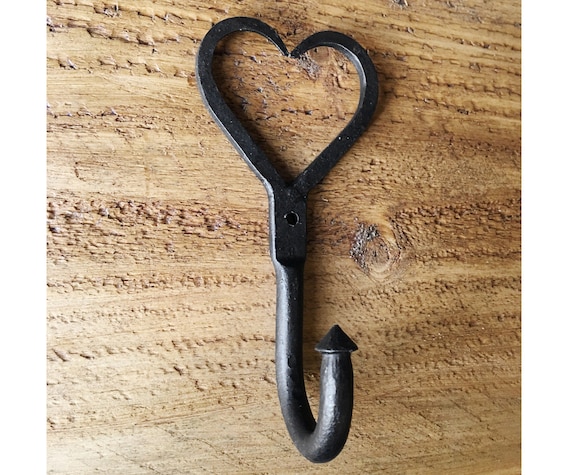 Wrought Iron Love Heart Hooks Wall Entryway Iron Rustic Metal Vintage Shabby Kitchen Bedroom Bathroom Coat Pegs Hooks UK MADE CH23