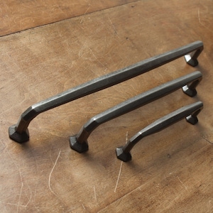 1 x Montrose Handle -  Vintage Antique Style Drawer Pulls Cabinet Kitchen Cupboard Door Pulls Plain Iron Heavy Duty Quality Made Pulls
