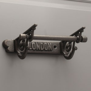 Victorian Cast Iron Toilet Roll Holder - 'LONDON' Old Heavy Vintage Style Toilet Roll Fixture Holder Bathroom Shabby Chic Style - BA03