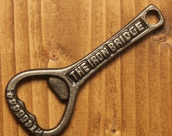 Décapsuleur en métal galvanisé chope