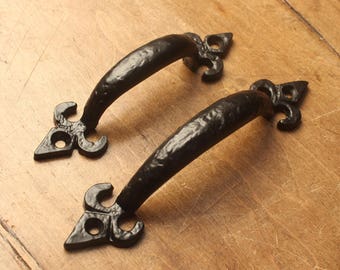 1 x Cast Iron Fleur De Lys Handle - Ornate Victorian Antique Style Drawer Pulls Cabinet Kitchen Cupboard Door Pulls Black & Iron - 5, 6"