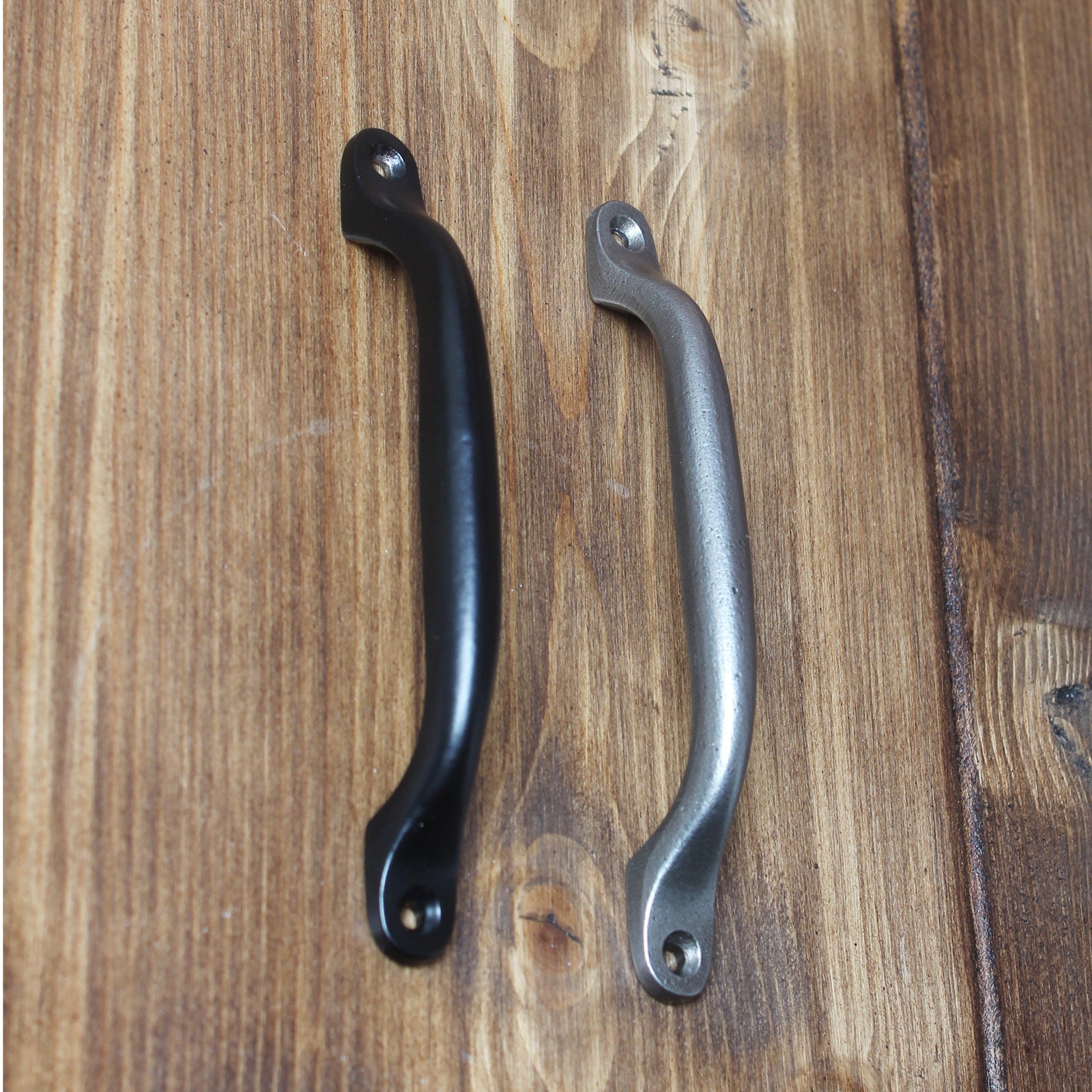 BOW HANDLE \\ Cast Iron \\ Pull Handle \\ Door \\ Drawer \\ Pull \\ Upcycle \\ Kitchen \\ Industrial \\