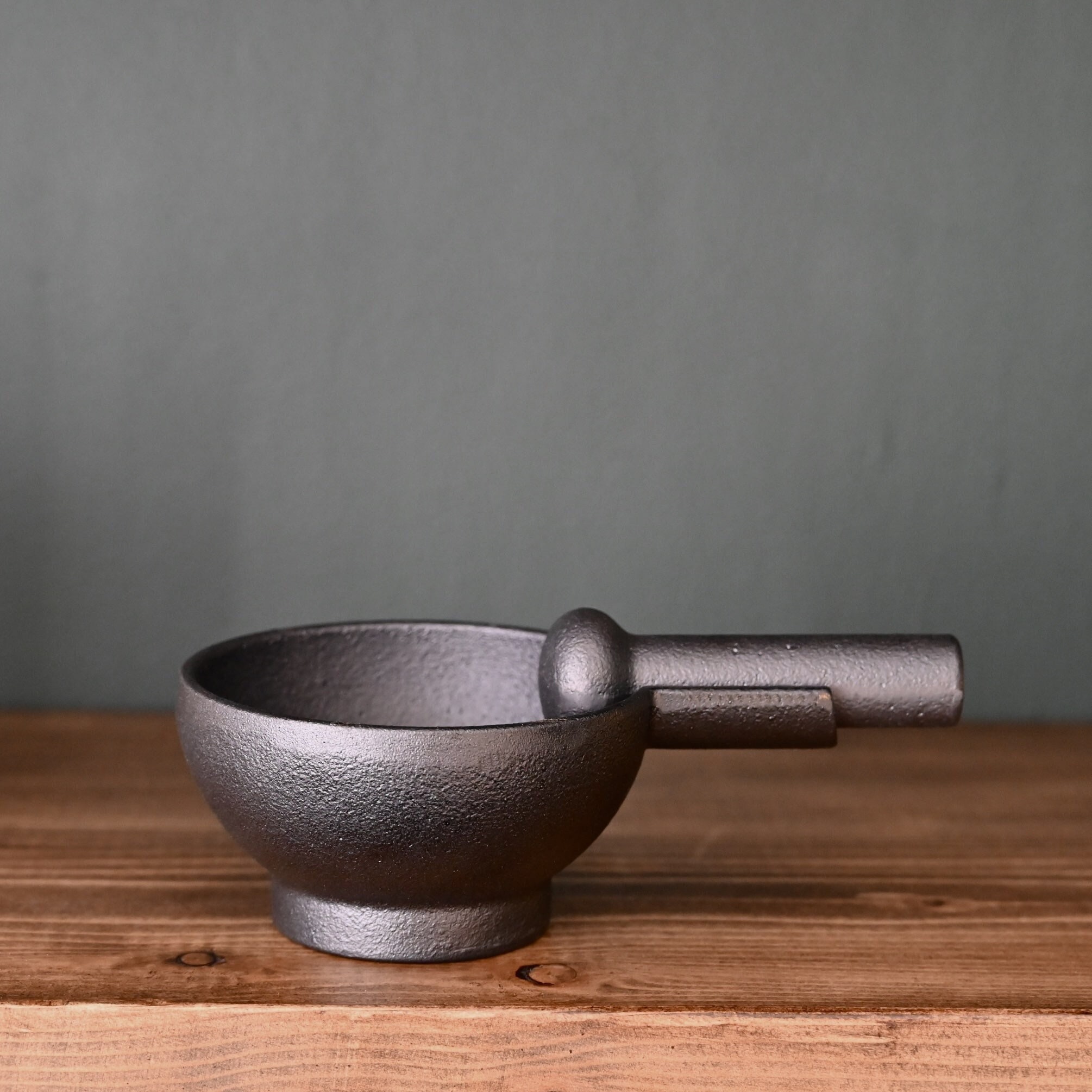 Small Cast Iron Skillets for sale Only 2 left at 70