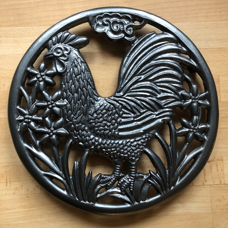 8 Cockerel Cast Iron Trivets Quality Made Pan Pot Tea Stand Table Traditional Vintage Solid Metal Decorative Trivets Black, Grey, Brass image 4