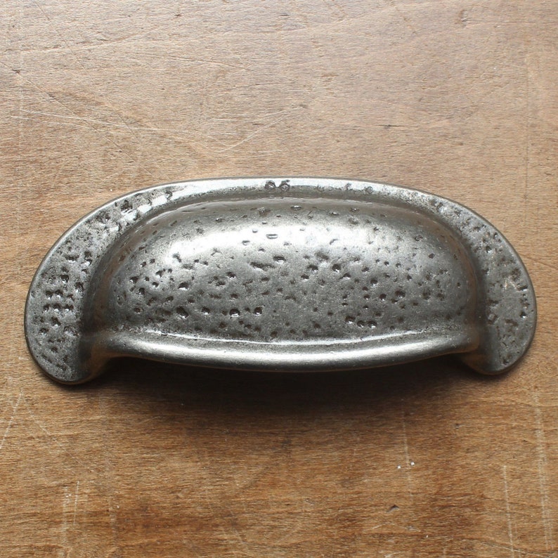 1 X Antique Style Warwick Victorian Cast Iron Drawer Pull 1 X Antique Style Warwick Victorian, Antique Style Kitchen Cabinet Door Handles