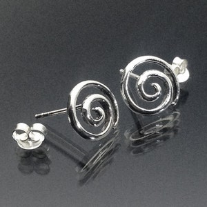 925 Solid Sterling Silver Swirl Stud Earrings/Spiral Earrings/a symbolic of Creation/Studs/Oxidized