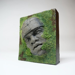 Olmec Head Diorama - Raw Umber