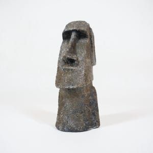 Moai Number 5 - Raw Umber