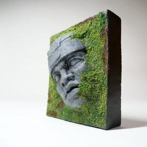 Olmec Head Diorama - Gray