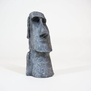 Moai Number 5 - Gray