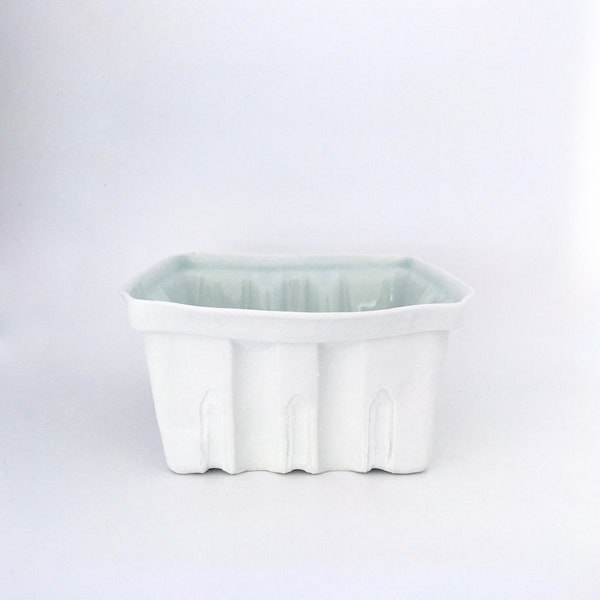 Heritage Edition White Porcelain Berry Basket- Large