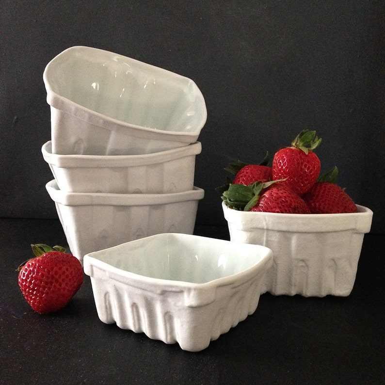 Heritage Edition White Porcelain Berry Basket Set of 3 Lg,Md,Sm image 3