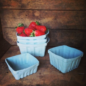 Porcelain Berry Basket- Set of 3 (Lg,Md,Sm)