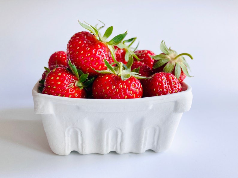 Heritage Edition White Porcelain Berry Basket Small image 1