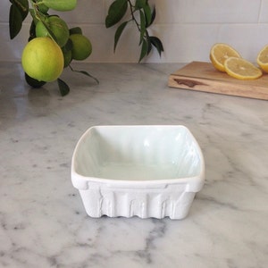 Heritage Edition White Porcelain Berry Basket Small image 3