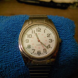 Vintage Advance Night Light Quartz Wristwatch Etsy