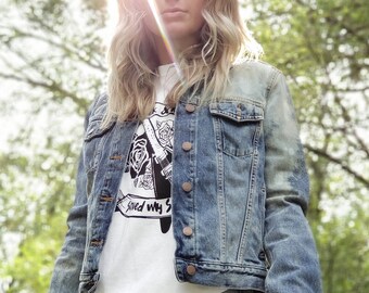 grunge denim jacket outfit