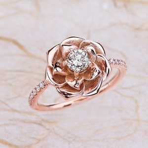 Diamond Engagement Ring Rose Gold / Round Cut Diamond Flower Design / Solitaire Petal Mounting Diamond Accent