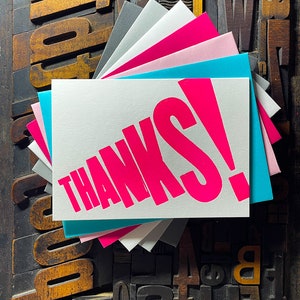 Merci ! Carte typographique | Rose fluo