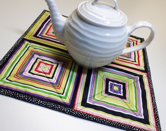 Modern Quilted Candle Mat, String Block Mini Quilt, Reversible Mug Rug, 12.5"x12.5"