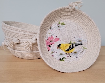 Small Coiled Rope Bowl with Appliqued Wild Birds, Trinket Rope Basket, Gift for Bird Watcher