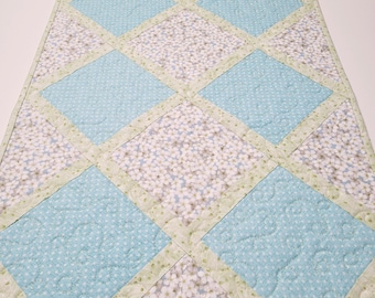 Floral Quilted Table Runner: Shabby Chic Spring Decor (32"x16")
