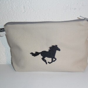 Instant download Machine Embroidery Silhouette galloping horse image 2