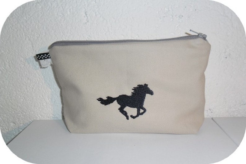 Instant download Machine Embroidery Silhouette galloping horse image 2