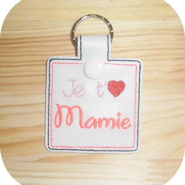 Motif de broderie machine porte clé je t'aime mamie ITH